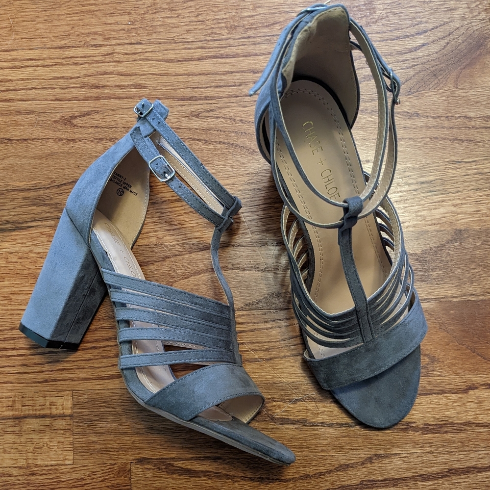 👠NWOT Strappy Heels